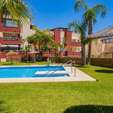 Cubo's Benalvistas Urban Love & 2 Free Parking Benalmadena