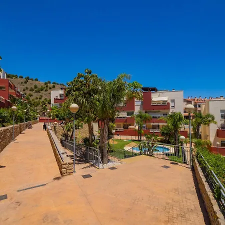 Cubo's Benalvistas Urban Love & 2 Free Parking