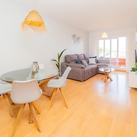 Apartment Cubo's Benalvistas Urban Love & 2 Free Parking