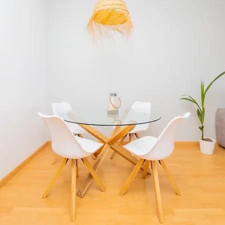 Cubo's Benalvistas Urban Love & 2 Free Parking Apartment *